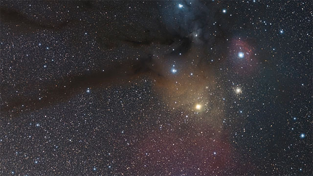 Zooming in on the globular star cluster Messier 4
